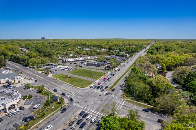Smithtown Bypass offers plenty of shopping and dining options in Stony Brook.