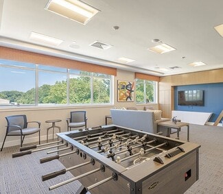 100 Fox Meadow Dr, Maple Shade Township, NJ 08052