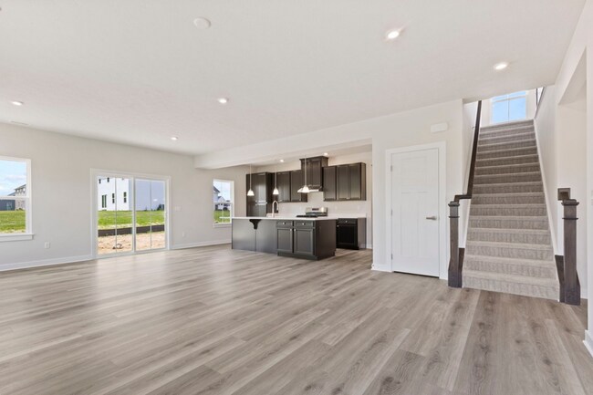 338 Mcnair Rd, Whiteland, IN 46184 - photo 4