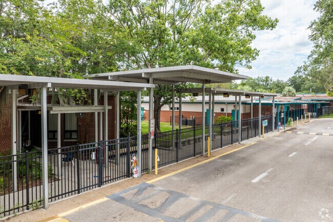 Stephen Foster Elementary School offers easy student pickup for parents.