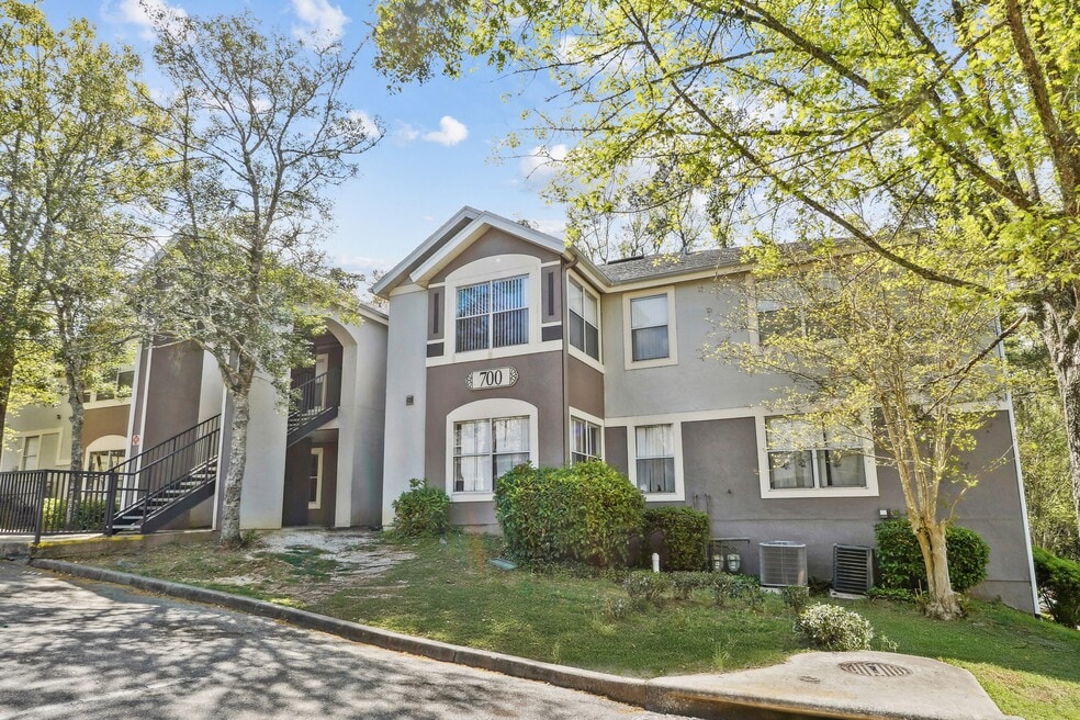 Glen Oaks Apartments, Tallahassee, FL 32301 - photo 1