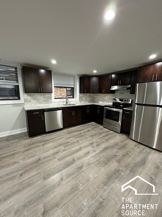 918 Crain St Unit GDN West, Evanston, IL 60202