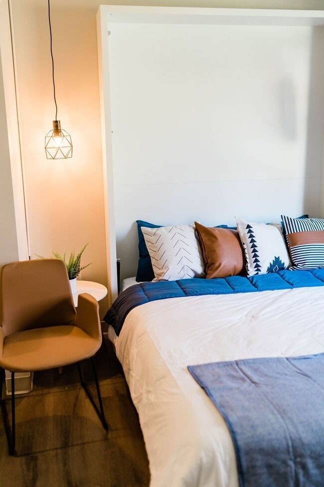 Furnished Apartments with flexible lease terms and unbeatable building amenities., Neenah, WI 54956 - photo 2