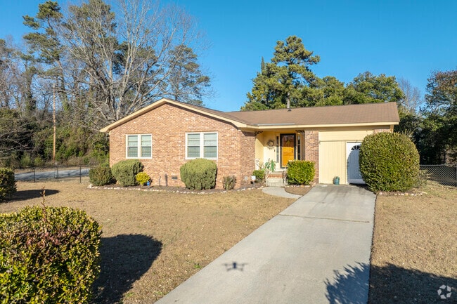 Ranch-style homes define much of Eau Claire's charm, nestled near North Main Street.