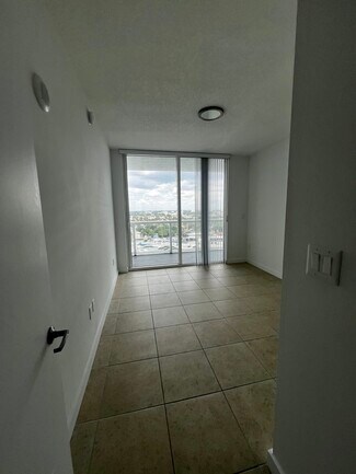1031 NW 19th Ct Unit B2, Miami, FL 33125