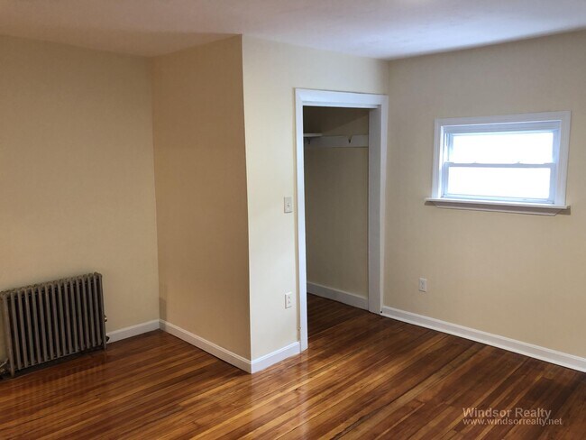 215 Cedar St, Somerville, MA 02145 - photo 2