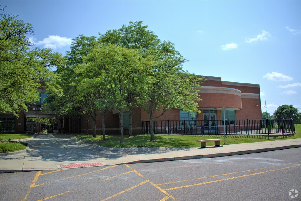 South Lyon High School, South Lyon MI Rankings & Reviews