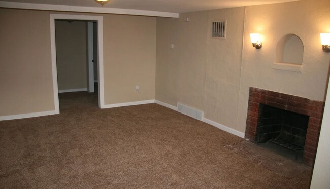 1015 Iowa Ave unit 2, Colorado Springs, CO 80909 - photo 4