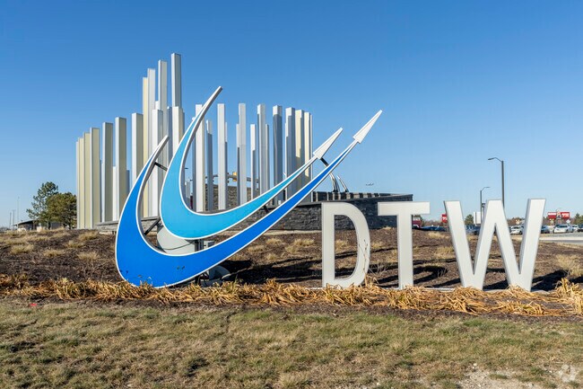 Cascades sits roughly 62 miles west of Detroit Metropolitan Wayne County Airport.