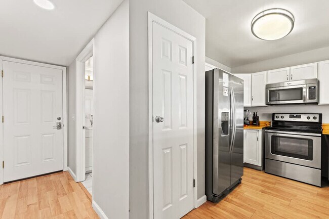 5218 Beach Dr unit ID1355001P, Panama City, FL 32408 - photo 2