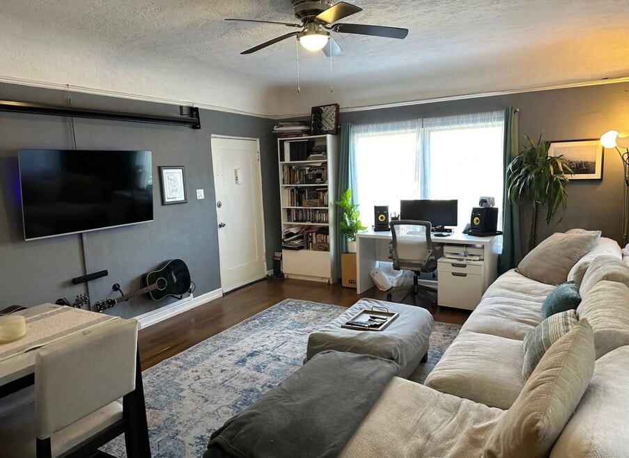 409 N Curson Ave unit 409, Los Angeles, CA 90036 - photo 1