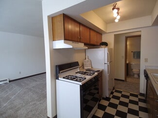 2580 N Oakland Ave, Milwaukee, WI 53211
