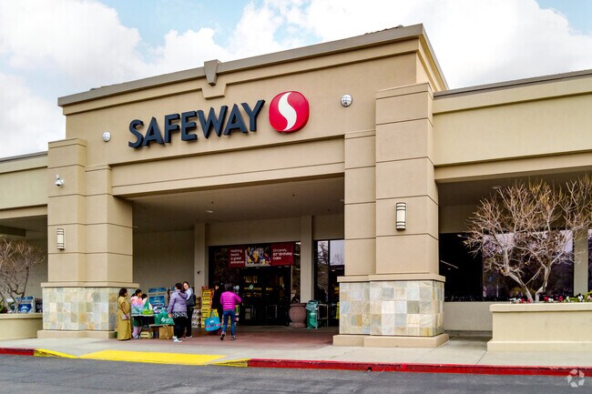 Arguello shoppers can grab groceries at Safeway.