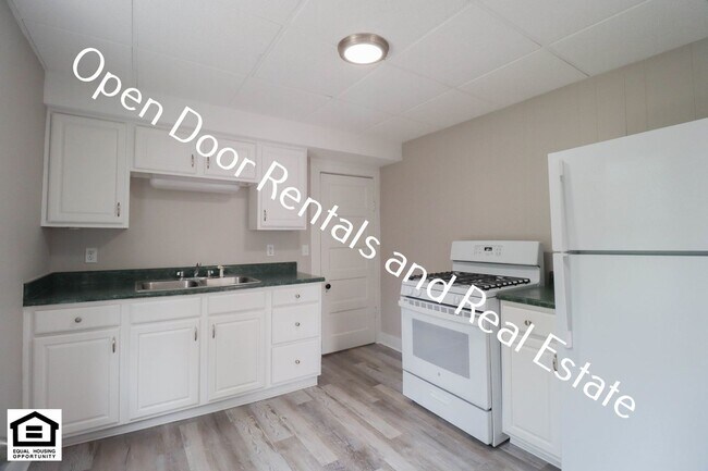 1918 Riedmiller Ave unit 1918 Riedmiller Ave, Fort Wayne, IN 46802 - photo 3