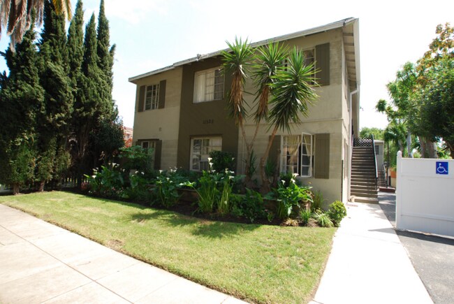 11520 Cumpston St unit 7, Los Angeles, CA 91601 - photo 2