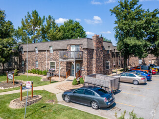 1110 W Virginia Ln, Olathe, KS 66061