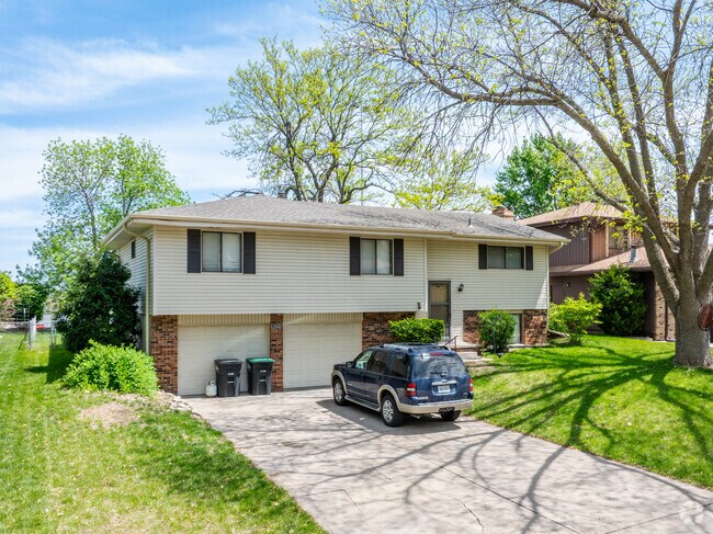 There are many Split-level homes to choose from in Pheasant Run.