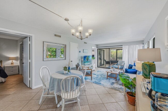 1334 Chesapeake Ave unit 1330 Chesapeake Ave, Naples, FL 34102 - photo 5