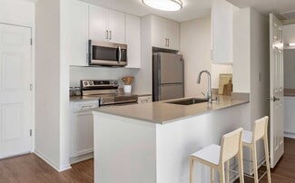 22122 Victory Blvd, Woodland Hills, CA 91367