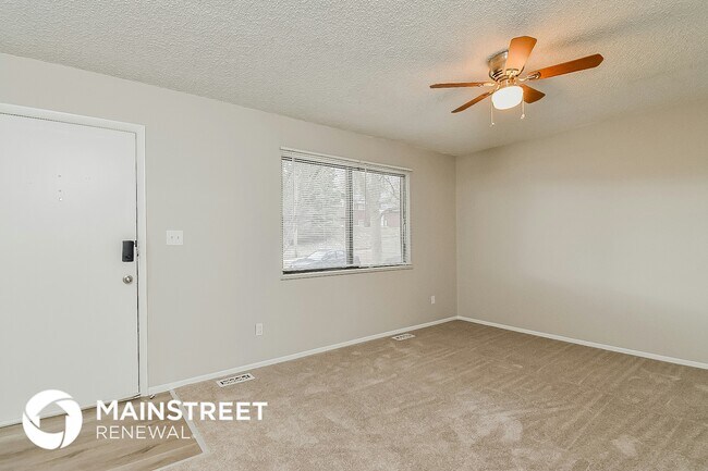 1430 Luna Vista St, Colorado Springs, CO 80911 - photo 4