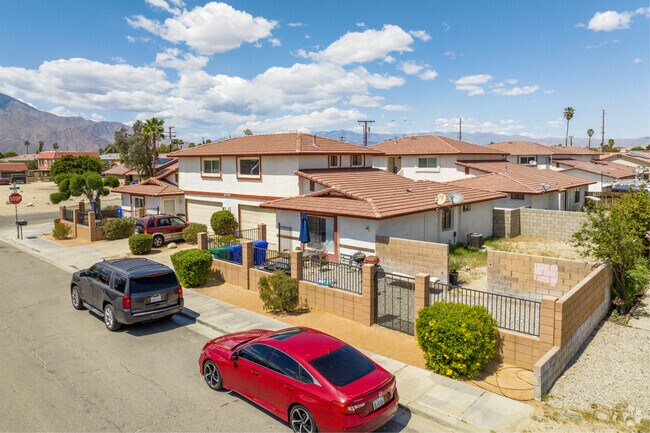 Residents enjoy peaceful desert living and open space in Palm Springs’ scenic Whitewater neighborhood.