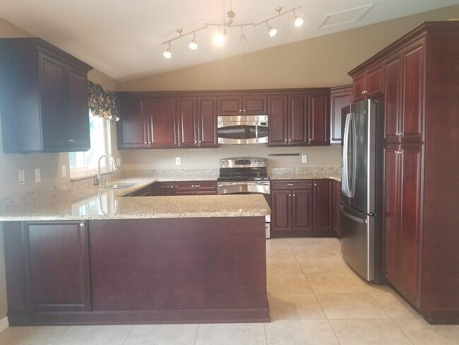 2908 Shannon Cir, Palm Harbor, FL 34684 - photo 6