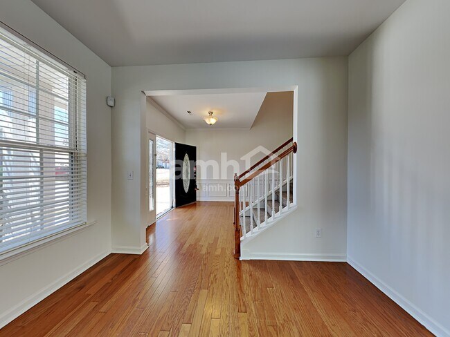 8 Red Jonathan Ct, Simpsonville, SC 29681 - photo 5