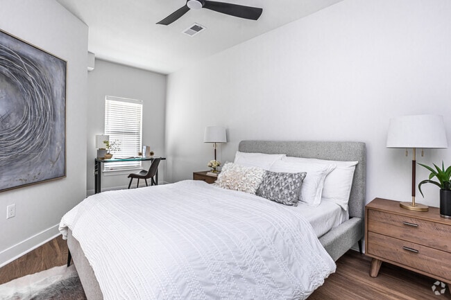 1BR, 1BA - 661 SF