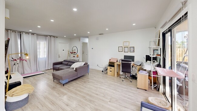 2055 SE West Dunbrooke Cir, Port Saint Lucie, FL 34952 - photo 3