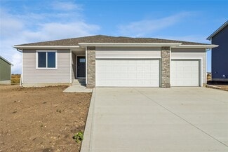 704 5th St NW, Bondurant, IA 50035