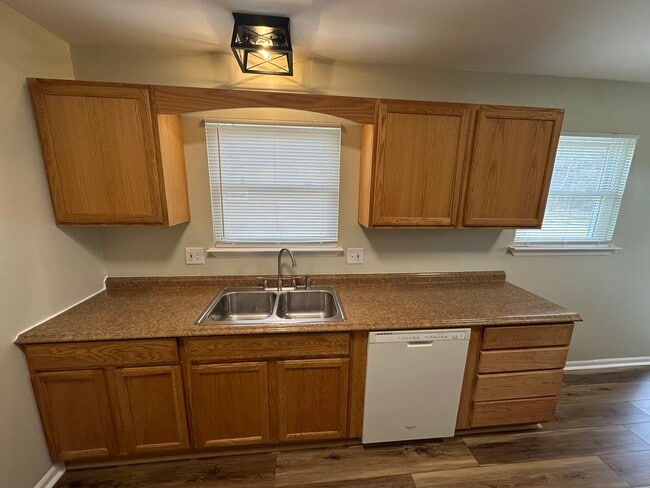 32105 Knapp Ave, Warren, MI 48093 - photo 7
