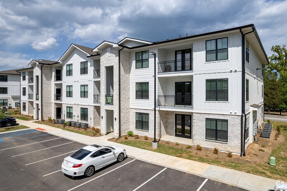 Ridgeview at Northgate 5067 Hixson Pike, Chattanooga, TN