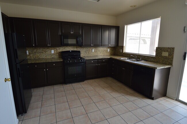 3632 Sable Palm St, North Las Vegas, NV 89032 - photo 5