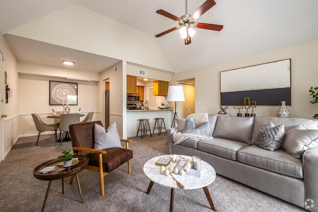 Hunter's Pointe Apartments, Overland Park, KS 66210 - photo 7