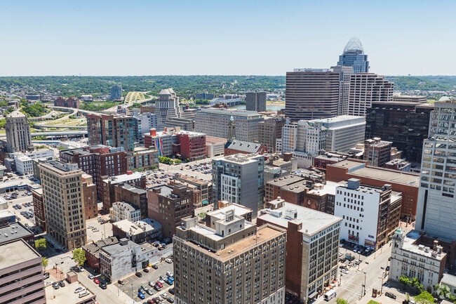 City Center offers a fast-paced urban lifestyle in the heart of Downtown Cincinnati.