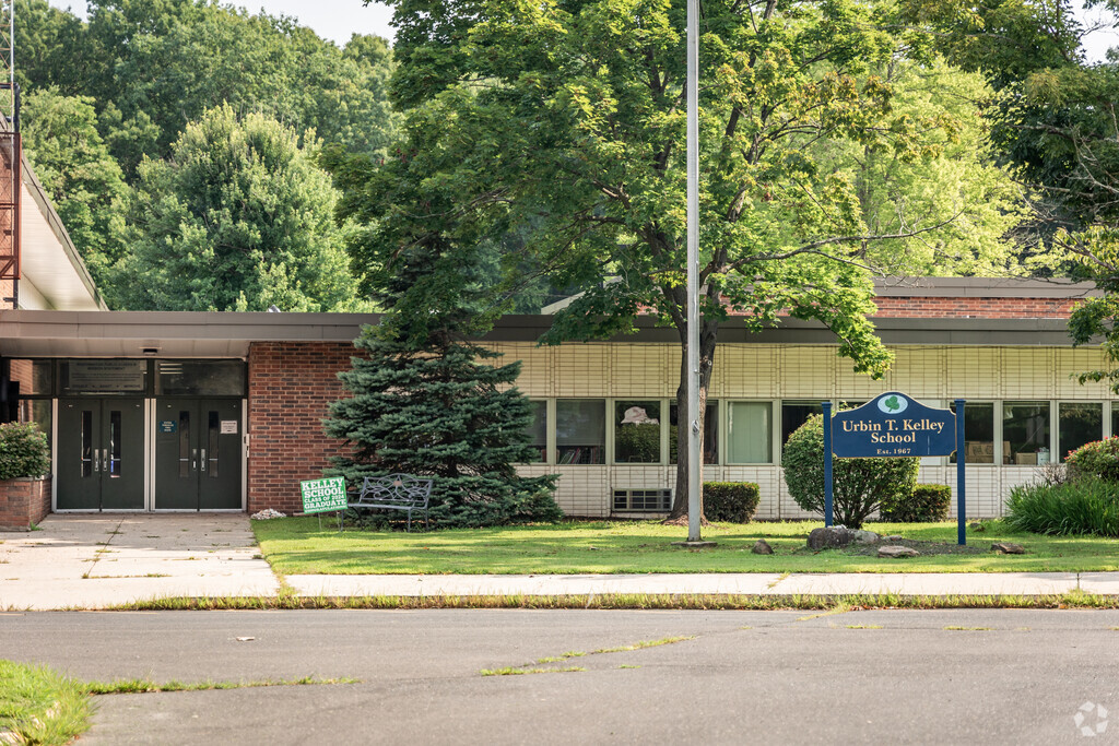 Kelley Elementary School is located in Southington, CT.