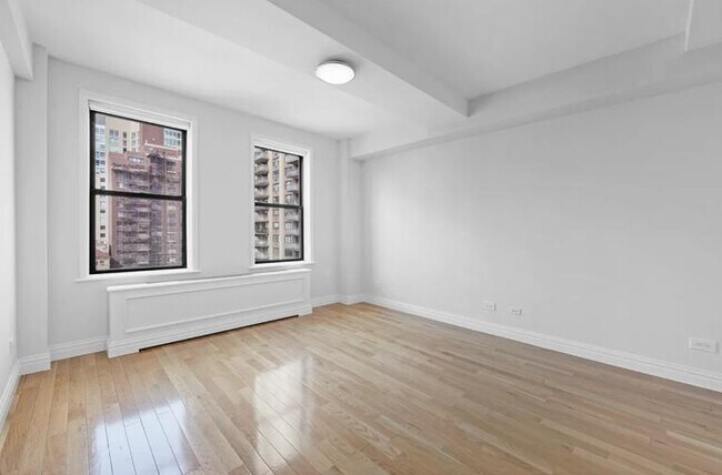 The Gemstone unit 402, New York, NY 10023 - photo 3