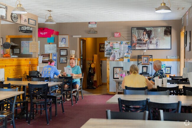 Many residents grab dinner at Tyler's Pizza as a way to have quality family time.