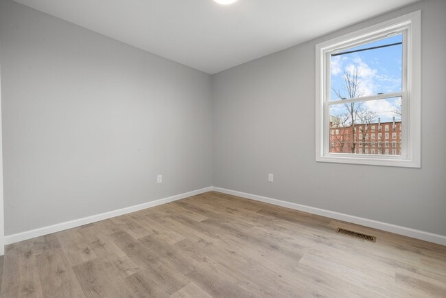 113 Temple St, Nashua, NH 03060 - photo 7
