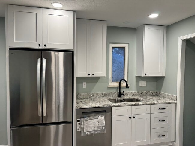 5938 Porter Rd, North Olmsted, OH 44070 - photo 2