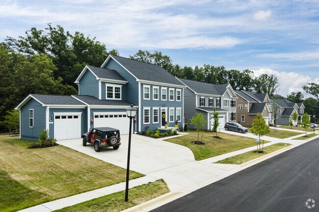 Large estates in Friendly, Maryland, offer luxury living just minutes from Washington, D.C.