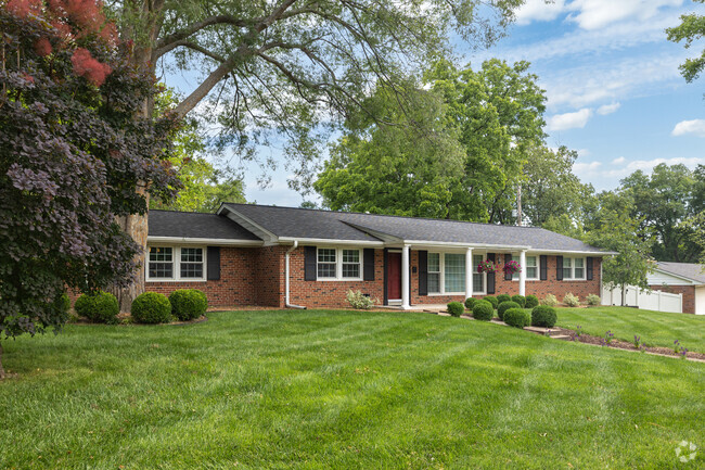 People love their ranch homes in Warson Woods.