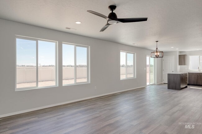 3769 E Jamestown Dr, Nampa, ID 83686 - photo 2