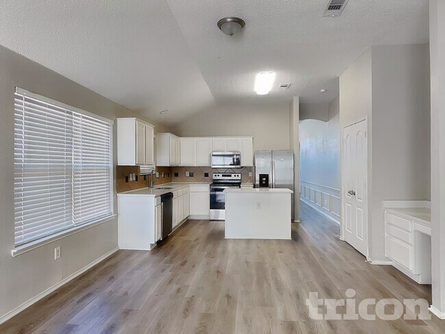 304 Dakota Dr, Arlington, TX 76002 - photo 5