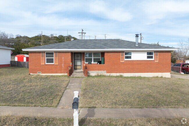 Mid century ranchers are a common site in Copperas Cove.