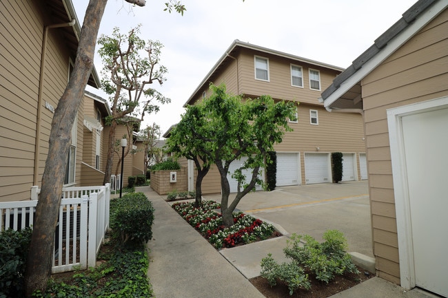 Tamarack Pointe Villas, Brea, CA 92821 - photo 5