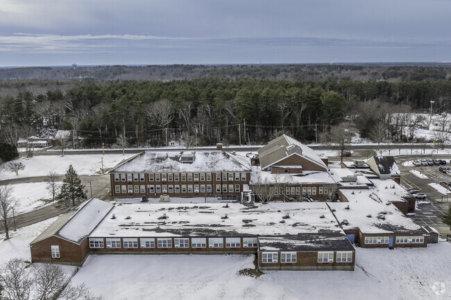 Indian Head Elementary School: Nurturing young minds in the community.