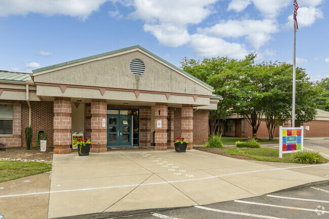 Fallston Elementary School receives an overall rating of B+ from niche.com.