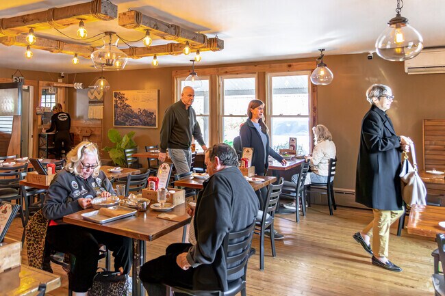 The Mountain House offers modern american food near Montague, NJ.