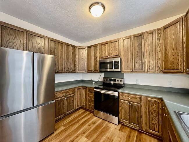 327 Freyling Place SE, Grand Rapids, MI 49506 - photo 3